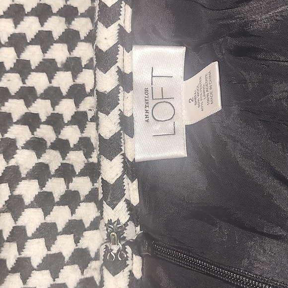 Ann Taylor size 2 houndstooth lined skirt - Picture 3 of 3